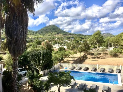  Villa Alexa this charming villa is just a 10 min drive to either Playa Den Bossa or San Antonio in 07839 San Jose de sa Talaia