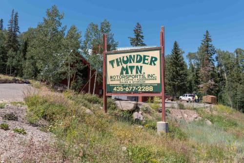 Aspens 10A - Charming Retreat In The Trees - Across From Giant Steps - image 4