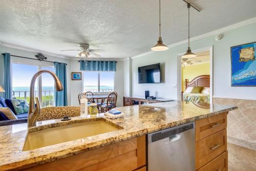 Oceanside Retreat - image 8