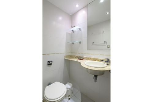 Omar do Rio - BC 502 3Qtos com Garagem, Internet 120mbps, Smart TV a 150m da Praia de Ipanema e 300m