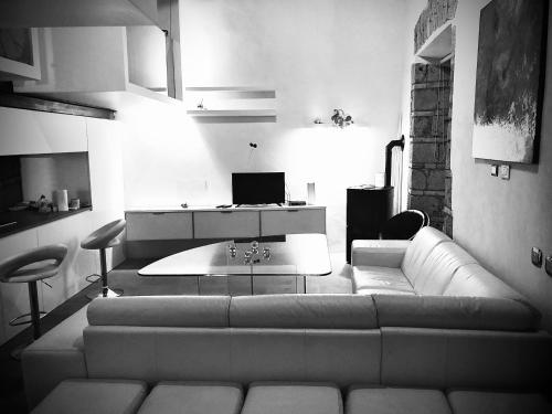 Shared lounge/TV area, Loft Newyorchese in Caprarola