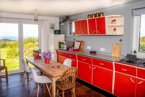 Finest Retreats - Western Watch - Sea Views, Pets Accepted, Sleeps 6