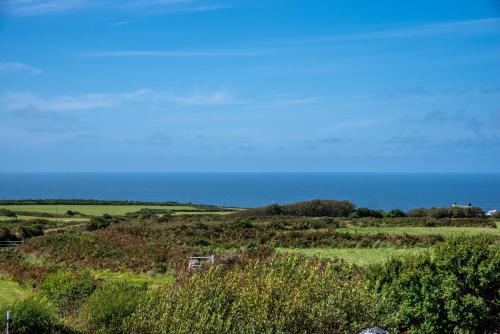 Western Watch - Sea Views Pets Accepted Sleeps 6 - image 7