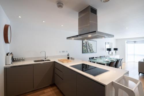 Trendy Queens Park Home close to Hampstead by UndertheDoormat