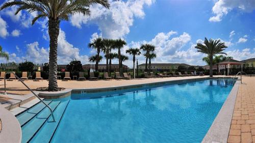 Cozy 4Bdrm/3Ba Townhome, 6 Miles to Disney & Shops