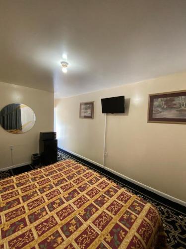 Budget Inn - image 2