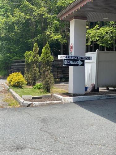 Budget Inn photo