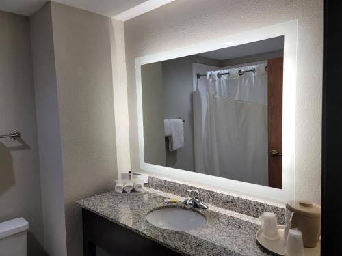 Holiday Inn Express & Suites Wilson-Downtown by IHG in Wilson, USA