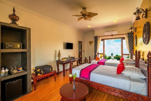 Beyond Yangon Boutique Inn - Tap to explore photos