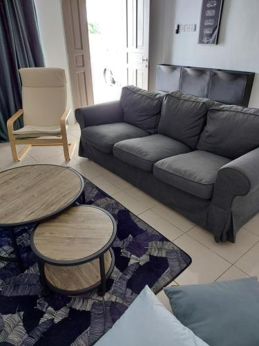 IRIS HOMESTAY