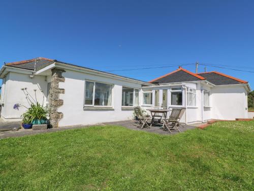 Rospletha Bungalow, St Levan, Cornwall