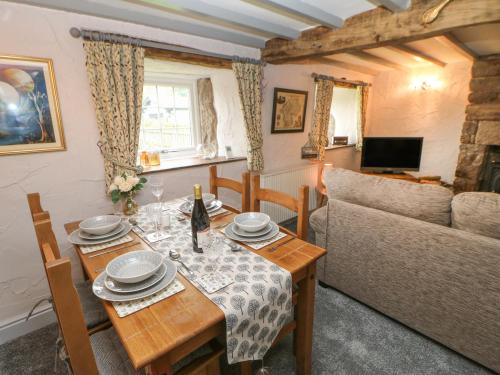 Orchard Cottage - image 2