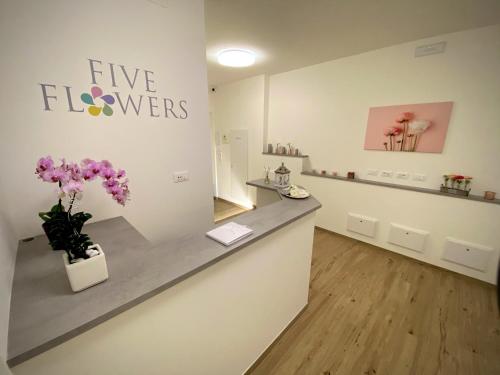 Five Flowers - image 8