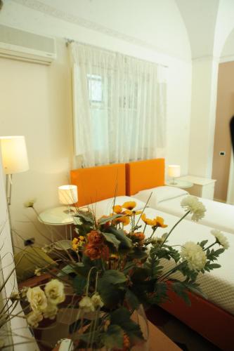 2 twin beds