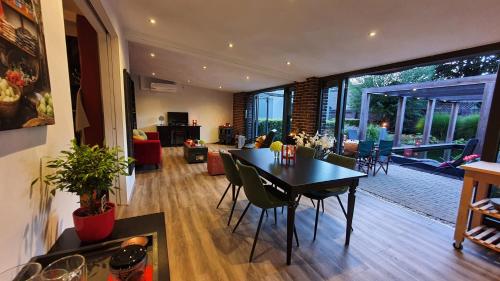 Downtown Hideaway, B&B Grand Deluxe in Oude Gracht-West