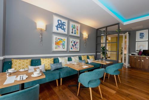Oakley Hall Hotel - main image