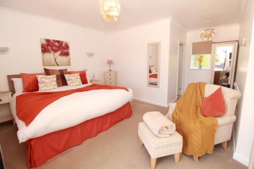 Cottage 2: Super King En-suite Family Room - Breakfast Included - Pet Friendly 