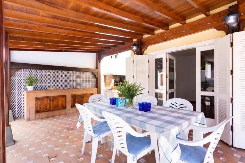 Casa Ajabo with heateable pool 4