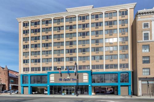 ทัศนียภาพภายนอกโรงแรม, โรงแรมเดอะแคปิตอล, แอสเซนด์ โฮเทล คอลเล็กชั่น (The Capitol Hotel) in ฮาร์ทฟอร์ด (CT)