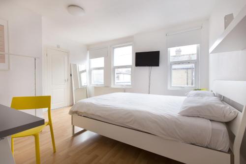 272&294 Wimbledon South Rooms by EveryWhere to Sleep London - main image