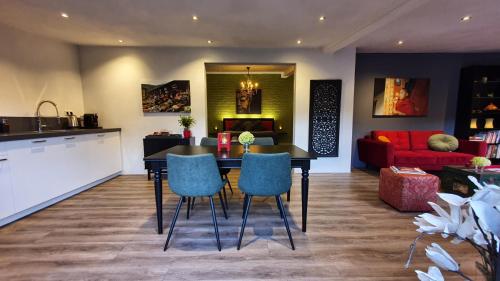 Downtown Hideaway, B&B Grand Deluxe in Oude Gracht-West