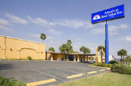 Americas Best Value Inn Laredo - image 9