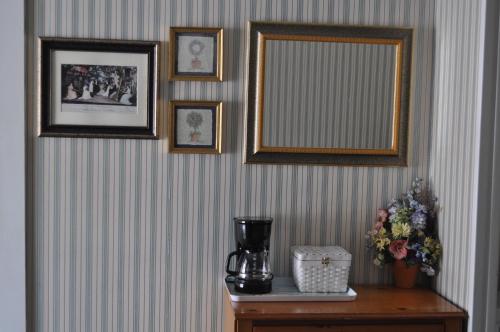 K's Motel & Cottages - image 2