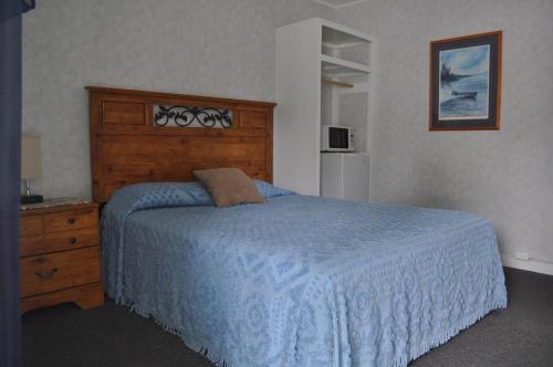 K's Motel & Cottages - image 6
