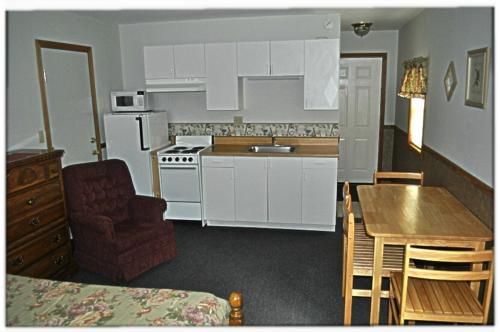 K's Motel & Cottages - image 7