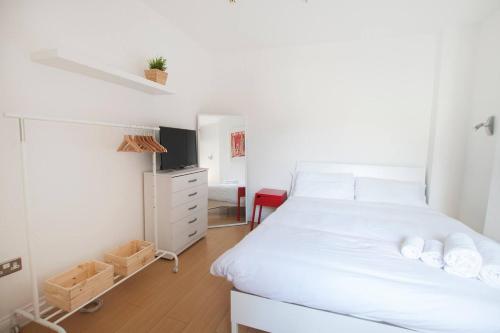 272&294 Wimbledon South Rooms by EveryWhere to Sleep London - image 14