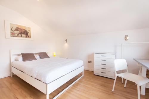 Tooting Broadway Studios & Rooms by PrimeCityHosts chambre d'hôte Tooting Broadway Underground Station