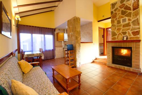 Aventura & Relax Cabañas Peña la Higuera (Aventura & Relax Cabanas Pena la Higuera) in Villalba De La Sierra