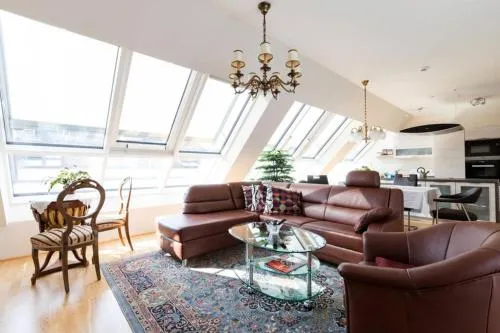 Großes Penthouse #12 mit Terrasse und Aussicht in Wien, Österreich