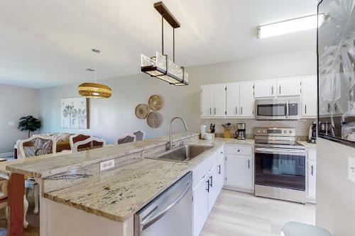 Gulf Walk 205 - image 4