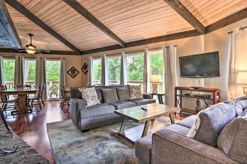 Gatlinburg House with Pool Table and Forest Views! in Gatlinburg, USA