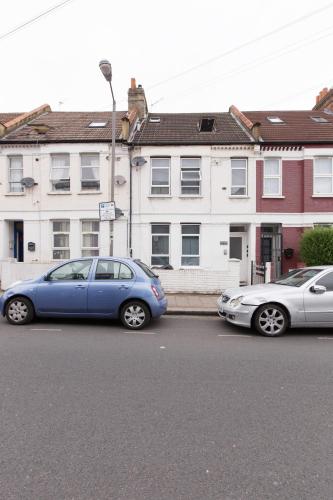 272&294 Wimbledon South Rooms by EveryWhere to Sleep London - image 13