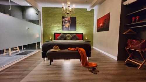 Downtown Hideaway, B&B Grand Deluxe in Oude Gracht-West