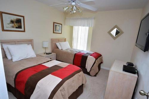 8067WC 4-Bedroom Pool Home near Disney! - image 4