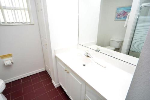 8067WC 4-Bedroom Pool Home near Disney! - image 5