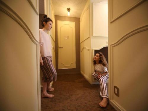 The Wardrobe Hostel Roppongi Vacation Stay Roppongi Hotels Live Japan Japanese Travel Sightseeing And Experience Guide