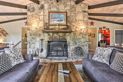 Gatlinburg House with Pool Table and Forest Views! in Gatlinburg, USA