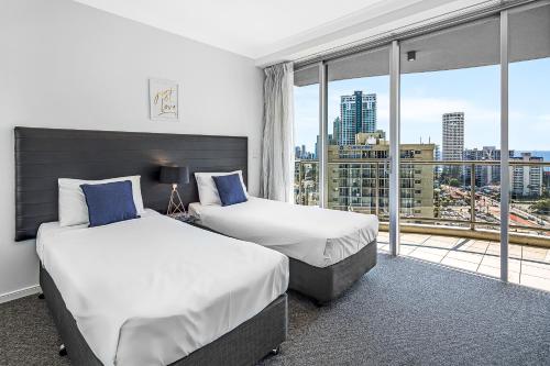 Holiday Holiday Chevron Renaissance Apartments