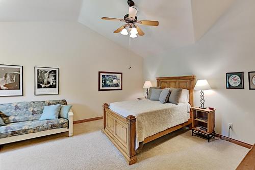 Spacious Condo on Blue River - Water-View Balcony condo - main image