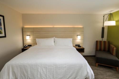 Holiday Inn Express Hillsboro I-35 by IHG in Hillsboro, USA