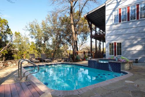 The River Road Retreat at Lake Austin-A Luxury Guesthouse Cabin & Suite