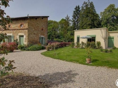HOUSE GITE 2 personnes Le Clos de l'Oiselon Gîte Vare. gîte à louer Neuville-sur-Ain