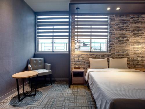 room detail thumbnail 0