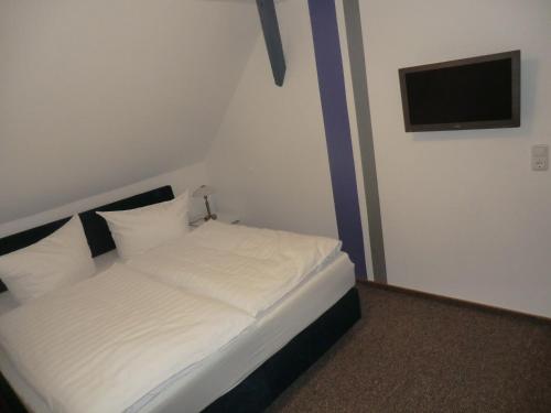 2 bedrooms, 4 beds