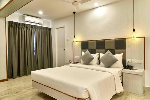 Deluxe Double Room image 1