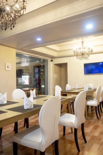 อาหารและเครื่องดื่ม, ใบหยก บูติค โฮเต็ล (Baiyoke Boutique Hotel) in ประตูน้ำ